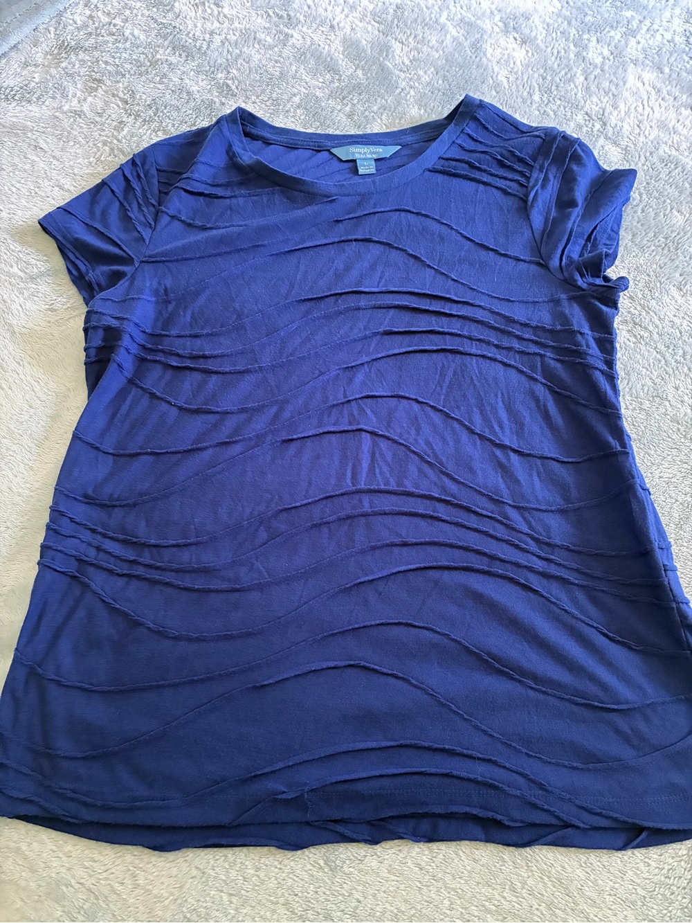 Vera Wang Short Sleeve Lightweight Wave-Textured Tee in Deep Blue